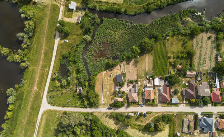 STAVEBNÝ POZEMOK S PRÁVOPLATNÝM STAVEBNÝM POVOLENÍM A PROJEKTOM – MARTOVCE id044-14-evba - fotografia 7