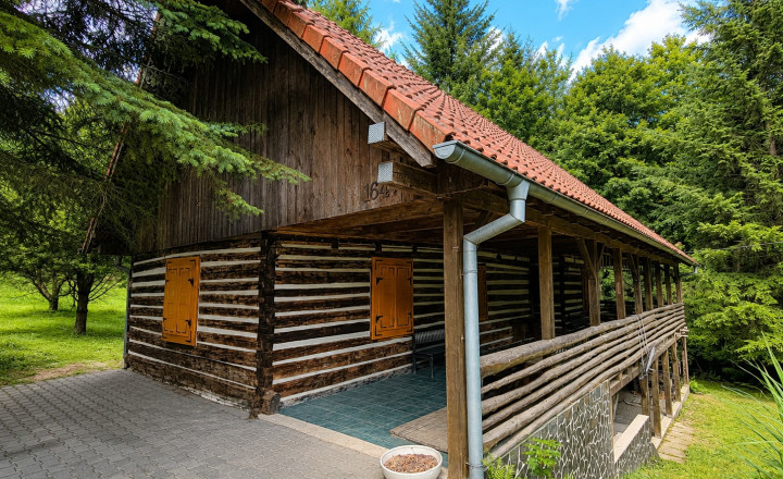 Predaj, drevenica na polosamote, Ostrý Grúň (024-13-ZOLA)