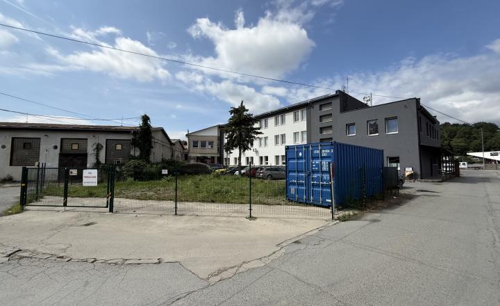 Pozemok s lodným kontajnerom na prenájom - fotografia 5