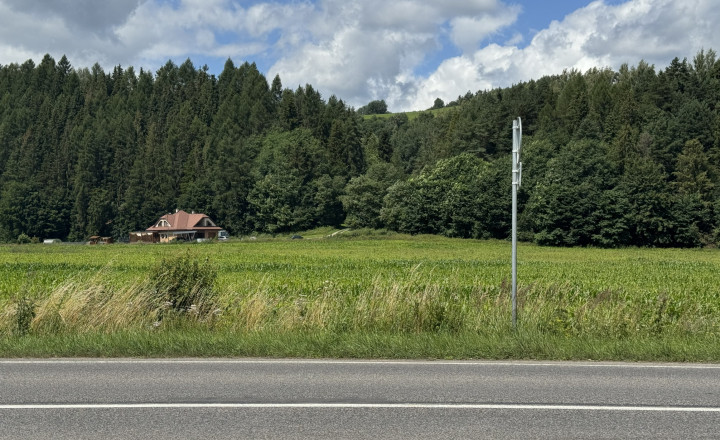 Pozemok medzi Námestovom a Oravskou Jasenicou