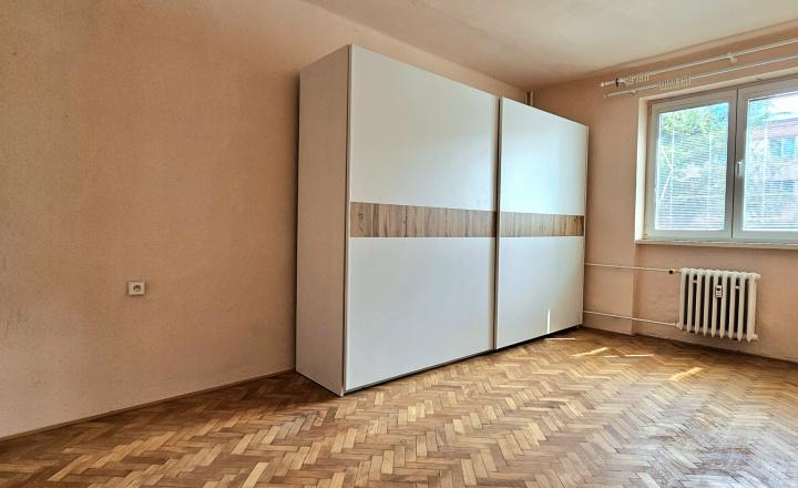 2-IZBOVÝ BYT NA UL.ROŽŇAVSKEJ - NA PREDAJ - fotografia 11