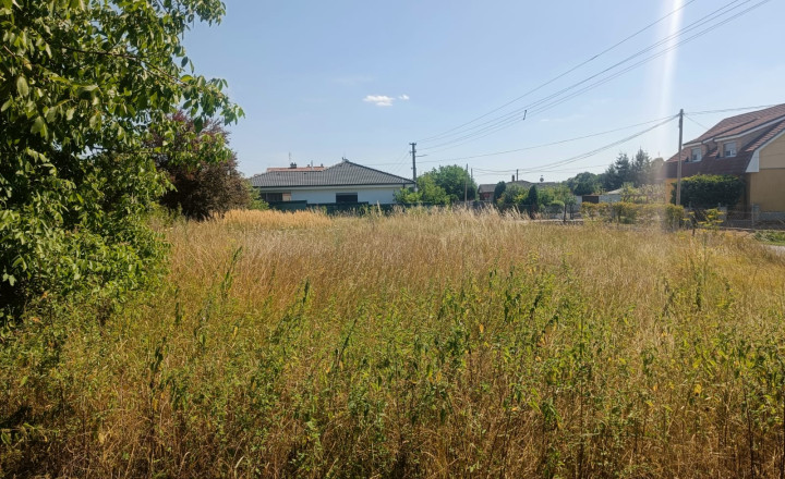 Stavebný pozemok Kuzmice 641 m² - Exkluzívna ponuka 022-14-RAKOE - fotografia 1