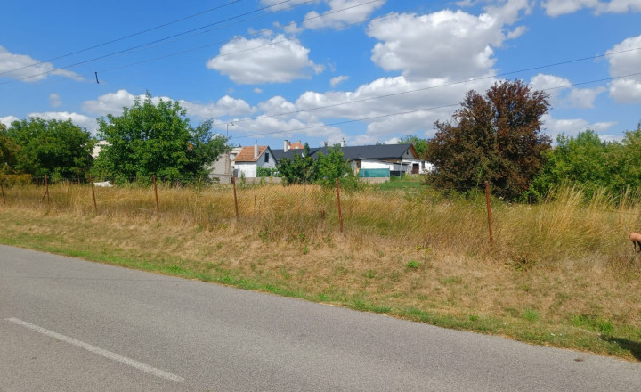 Stavebný pozemok Kuzmice 641 m² - Exkluzívna ponuka 022-14-RAKOE