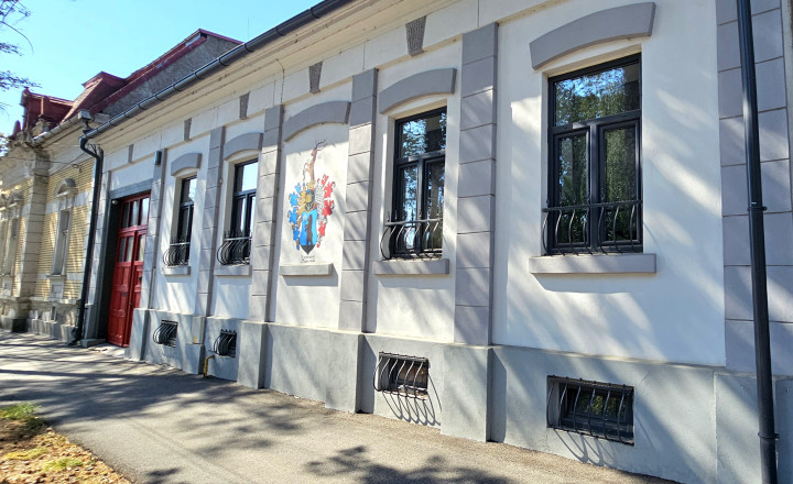 VIDEO - VÝNIMOČNÝ DOM V CENTRE RIMAVSKEJ SOBOTY - NA PREDAJ - fotografia 1
