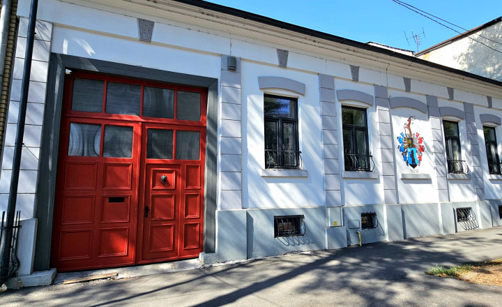 VIDEO - VÝNIMOČNÝ DOM V CENTRE RIMAVSKEJ SOBOTY - NA PREDAJ - fotografia 38
