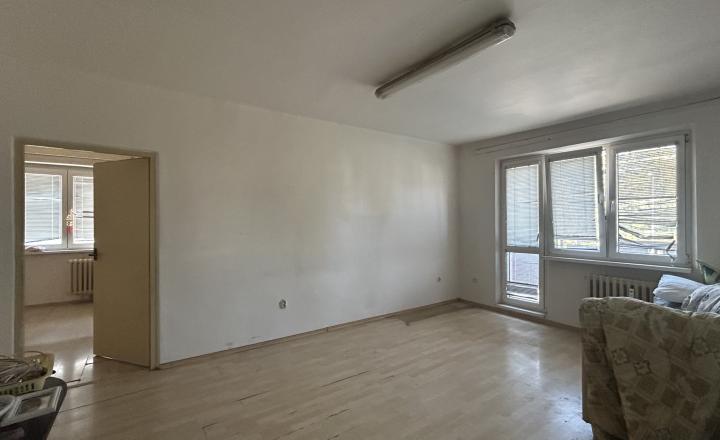 Na predaj 3 izbový byt vo výbornej lokalite, Hnúšťa - fotografia 3