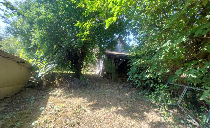REZERVOVANÉ - Predaj starší rodinný dom - Lukáčovce pri Nitre(253-12-JUF) - fotografia 11