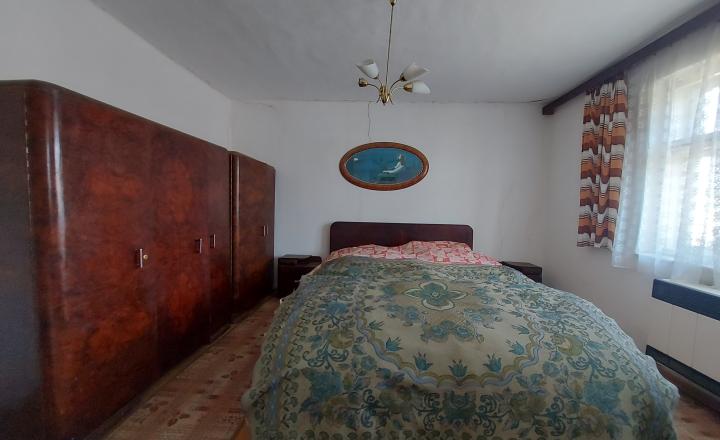 REZERVOVANÉ - Predaj starší rodinný dom - Lukáčovce pri Nitre(253-12-JUF) - fotografia 5