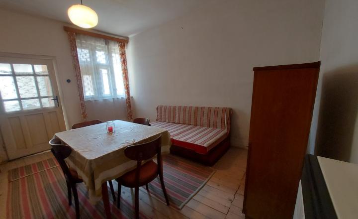 REZERVOVANÉ - Predaj starší rodinný dom - Lukáčovce pri Nitre(253-12-JUF) - fotografia 3