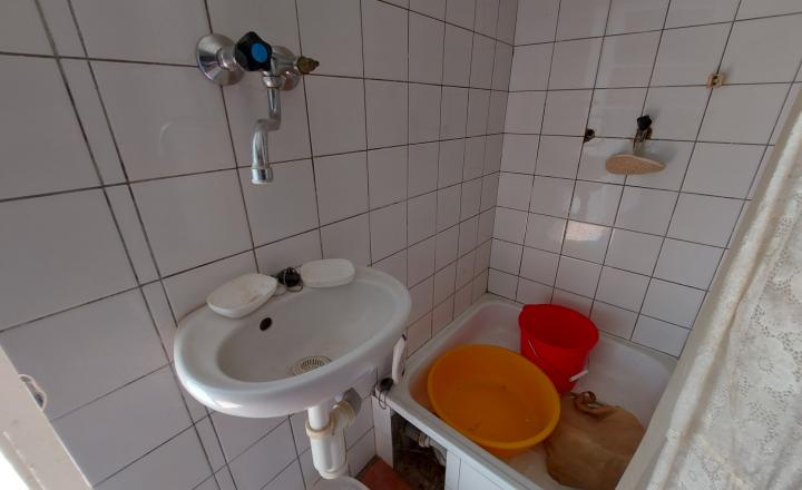 REZERVOVANÉ - Predaj starší rodinný dom - Lukáčovce pri Nitre(253-12-JUF) - fotografia 8