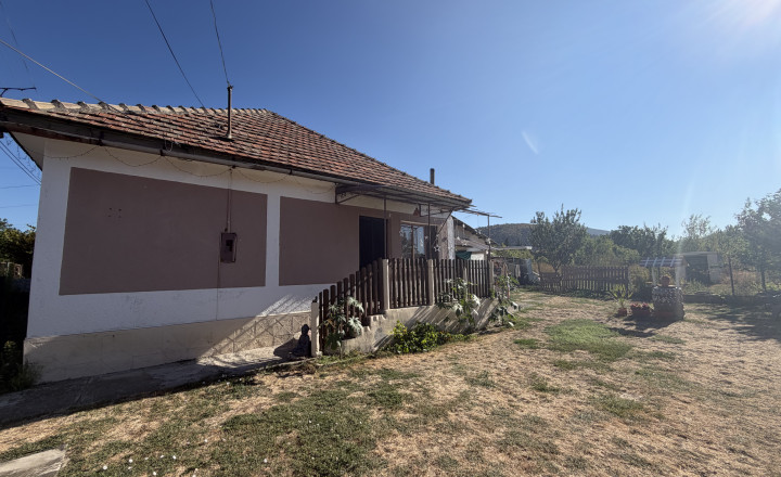 Rodinný dom v obci  Boldogkővárajla pod hradom -PREDAJ - fotografia 10