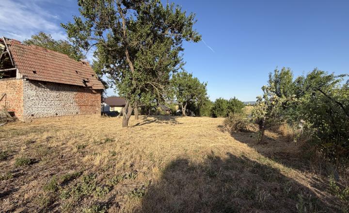Na predaj stavebný pozemok v obci Rakovice ID 146-14-LUGUE - fotografia 15