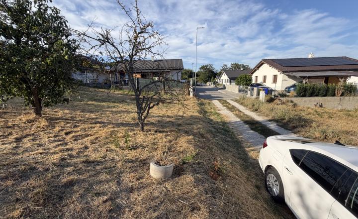 Na predaj stavebný pozemok v obci Rakovice ID 146-14-LUGUE - fotografia 17