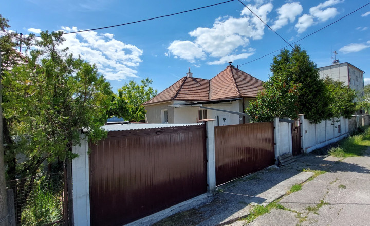 Na predaj rodinný dom v obci Krtovce ID 232-12-LUGUE