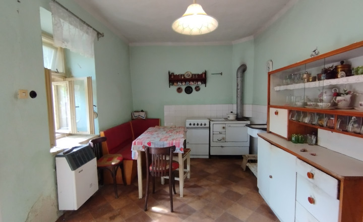 Sedliacky dom so záhradou na predaj-Kotmanová - fotografia 4