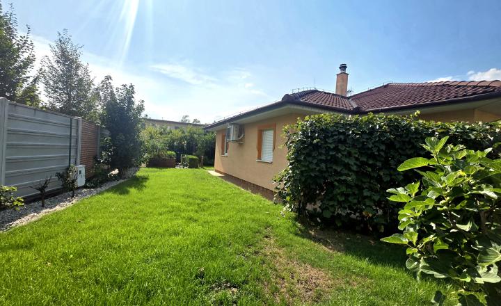 Exkluzívny rodinný dom –  bungalov s uzavretým vstupom - fotografia 2
