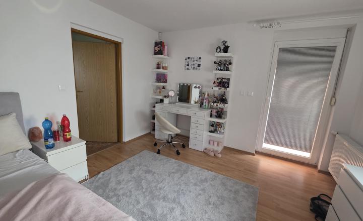 Exkluzívny rodinný dom –  bungalov s uzavretým vstupom - fotografia 17
