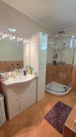 Exkluzívny rodinný dom –  bungalov s uzavretým vstupom - fotografia 19