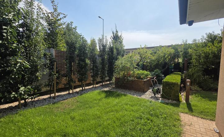 Exkluzívny rodinný dom –  bungalov s uzavretým vstupom - fotografia 26