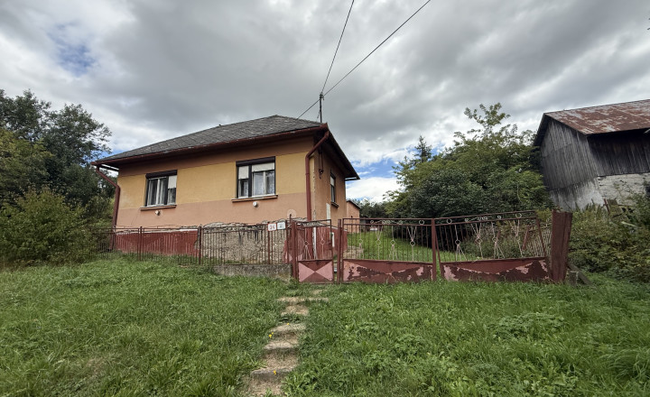Rodinný dom v Ľubotíne s veľkým pozemkom na predaj