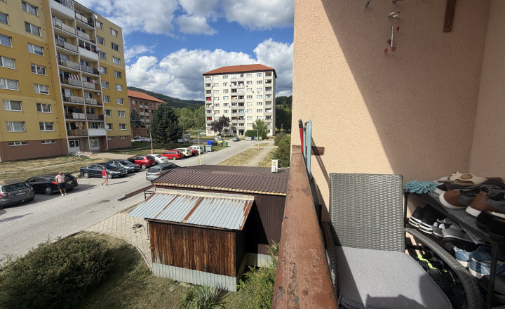 3-izbový byt s balkónom v Slavošovciach Výhodne na PREDAJ - fotografia 9
