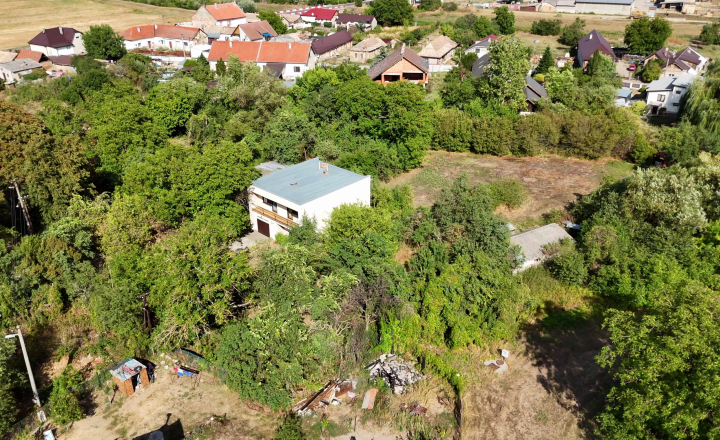 RODINNÝ DOM S VEĽKORYSÝM POZEMKOM 4182m2 - NA PREDAJ - fotografia 37