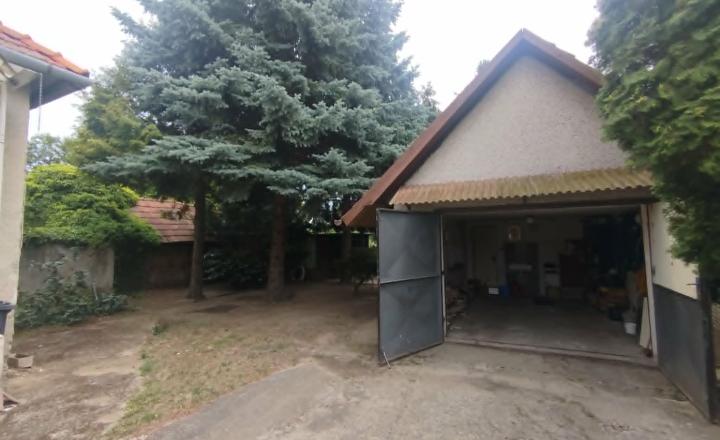 Na predaj rodinný dom s veľkým pozemkom v obci Nemčiňany - fotografia 10
