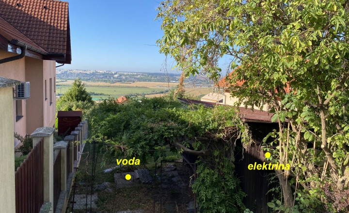REZERVOVANÉ Pozemok Nitra ZOBOR 694 m2 636-14-MIG - fotografia 1