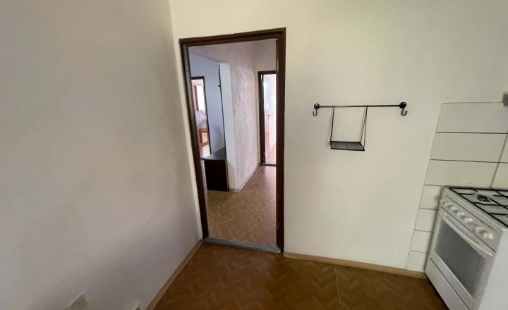 Prenájom 3 - izbového bytu v obci Nová Baňa - fotografia 4