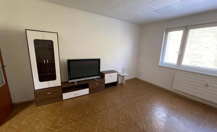 Prenájom 3 - izbového bytu v obci Nová Baňa - fotografia 12