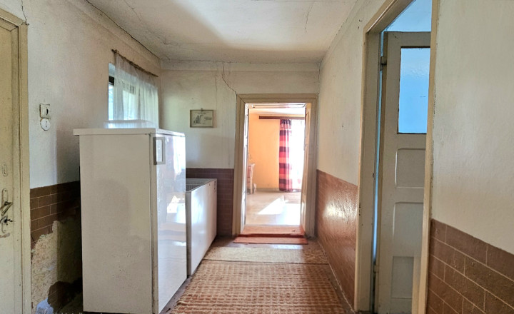 VIDEO- DOM SO ZÁHRADOU 3147m² V ZACHAROVCIACH - NA PREDAJ - fotografia 7