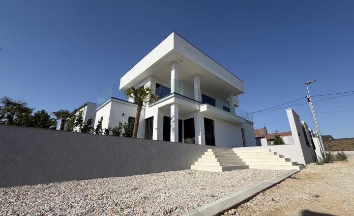 Nitra ČERMÁŇ Luxusná Moderná Novostavba ID 637-12-MIG - fotografia 5