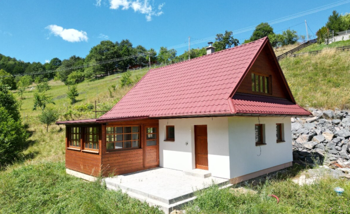 Predaj, čarovná dvojpodlažná chatka, Nová Baňa (042-13-ZOLA) - fotografia 1