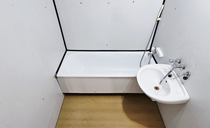 3-IZBOVÝ BYT S LODŽIOU V RIMAVSKEJ SOBOTE - NA PREDAJ - fotografia 16