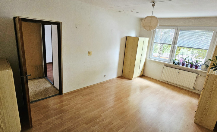 3-IZBOVÝ BYT S LODŽIOU V RIMAVSKEJ SOBOTE - NA PREDAJ - fotografia 11
