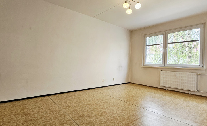3-IZBOVÝ BYT S LODŽIOU V RIMAVSKEJ SOBOTE - NA PREDAJ - fotografia 9