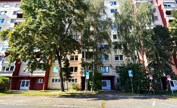 3-IZBOVÝ BYT S LODŽIOU V RIMAVSKEJ SOBOTE - NA PREDAJ - fotografia 20