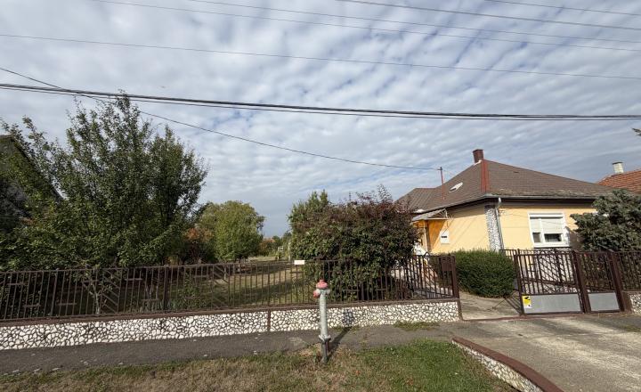 Rodinný dom v obci Méra , Maďarsko za  95000,-Eur - fotografia 1