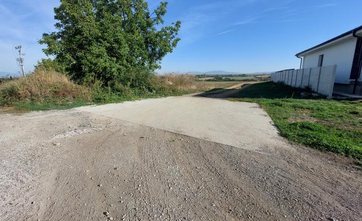 Na predaj stavebný pozemok v obci Krnča ID 235-14-LUGUE - fotografia 3