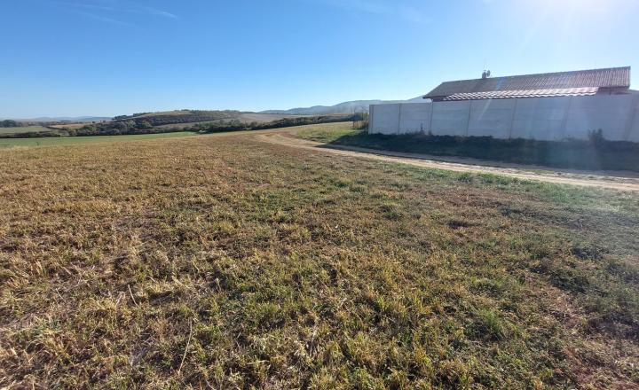 Na predaj stavebný pozemok v obci Krnča ID 235-14-LUGUE - fotografia 4