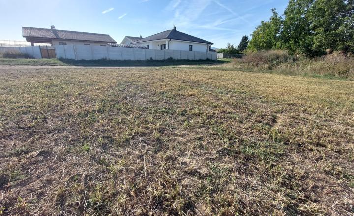Na predaj stavebný pozemok v obci Krnča ID 235-14-LUGUE - fotografia 5