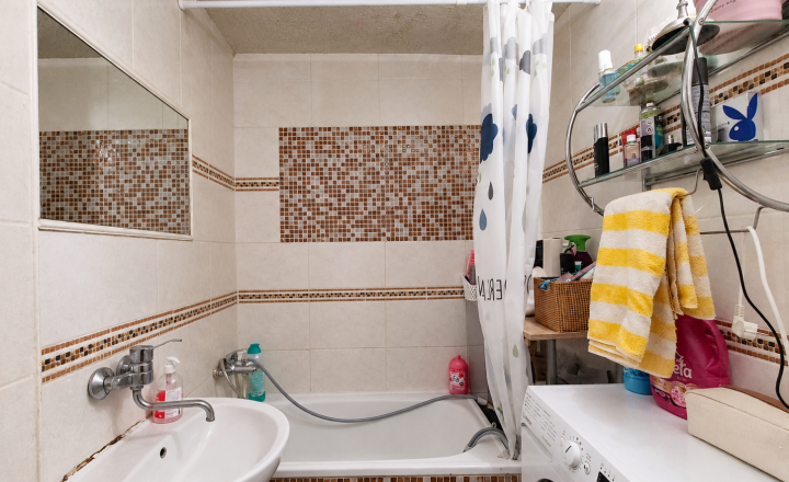 EXKLUZÍVNE: Priestranný 2-izbový byt s balkónom, 62 m²- Levice (071-117-SIHA) - fotografia 3
