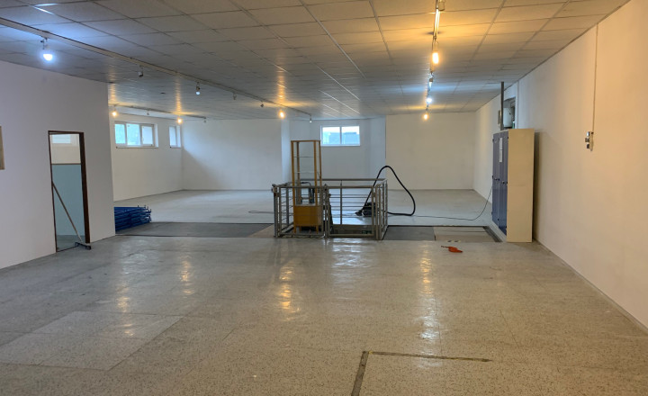Prenájom: Komerčný priestor 260 m2, Žilina (001-25-Sal)