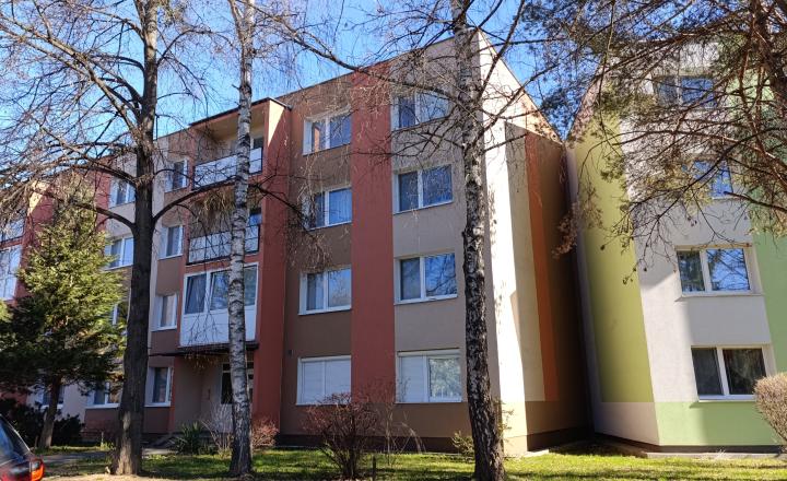 4-izb. byt s balkónom v najlepšej lokalite v Rožňave -PREDAJ