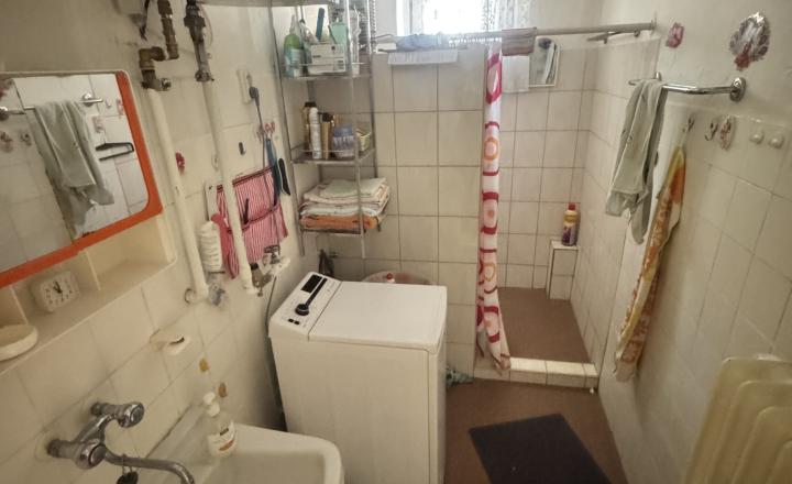 7-izbový rodinný dom, veľká záhrada, garáž, investičná príležitosť - Vinodol - fotografia 13