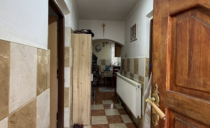 Rodinný dom s 1112 m2 záhradou aj chatou v obci Jelšava-PREDAJ - fotografia 6