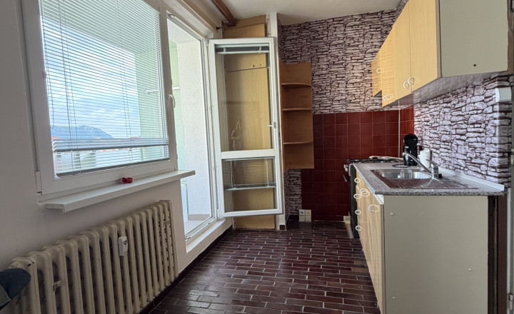 3-izbový byt s balkónom v Rožňave za výhodných 97000,-Eur - fotografia 6