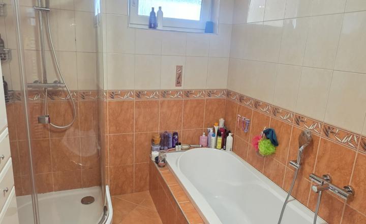 Exkluzívny rodinný dom –  bungalov s uzavretým vstupom - fotografia 20