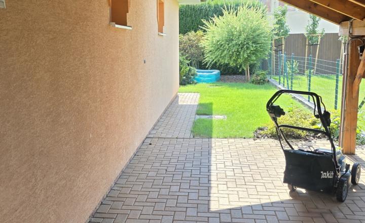 Exkluzívny rodinný dom –  bungalov s uzavretým vstupom - fotografia 32