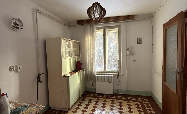Rodinný dom v Ľubotíne s veľkým pozemkom na predaj - fotografia 9